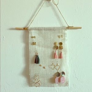 Earings and earings holder